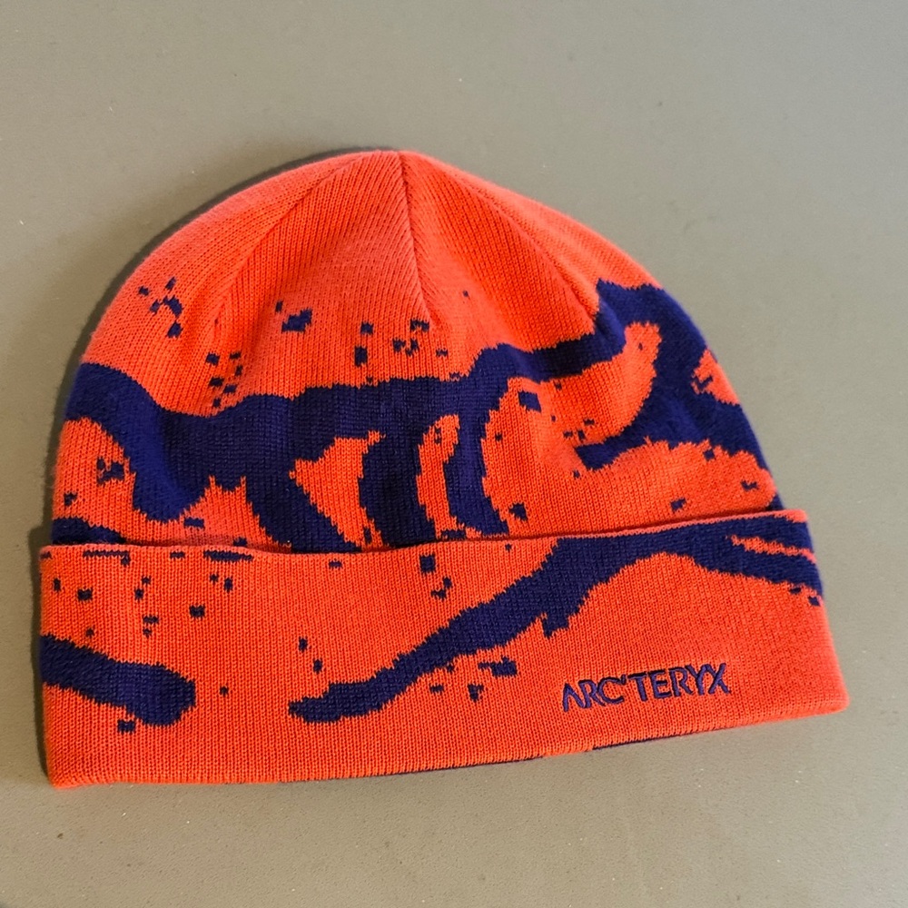 NWOT arcteryx beanie